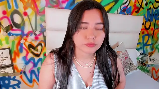 Snapshot of Liana_Bernocchi chatting on 11/21/25, 08:29 Liana Bernocchi online show from 11/21/25, 08:29