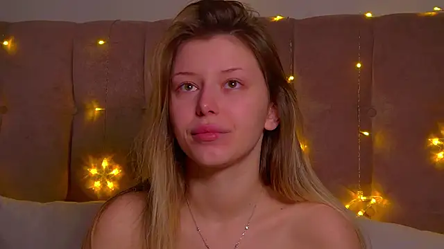 LiliaBianka online show from 12/22/24, 06:39