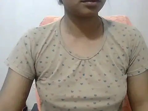 Snapshot of Chitrani- chatting on 05/05/26, 05:21 Chitrani- online show from 05/05/26, 05:21