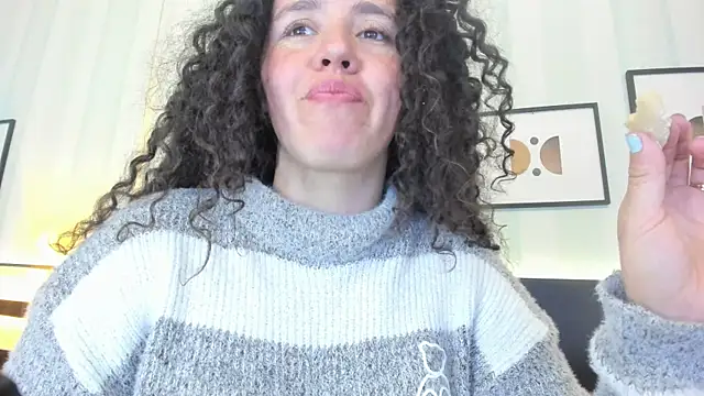 Valeria  soler online show from 01/14/25, 07:00
