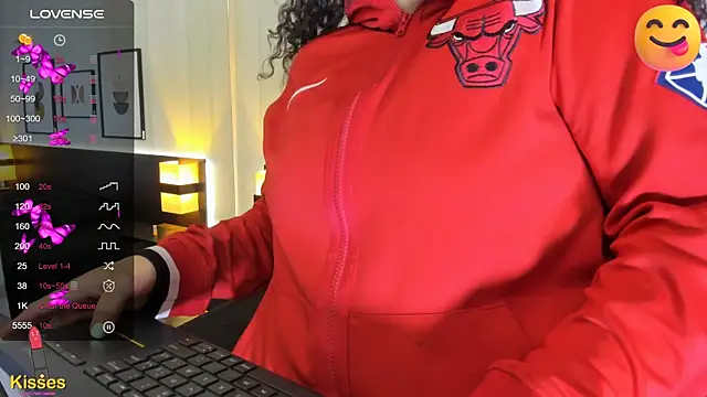 Valeria  soler online show from 01/25/25, 12:37