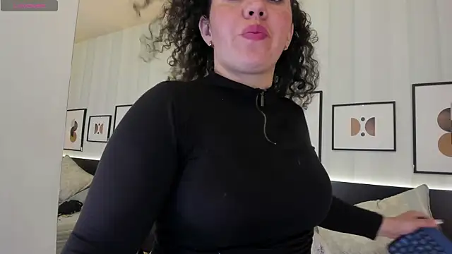 Valeria  soler online show from 03/13/25, 01:29