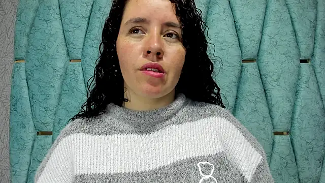 Valeria  soler online show from 09/10/25, 01:22
