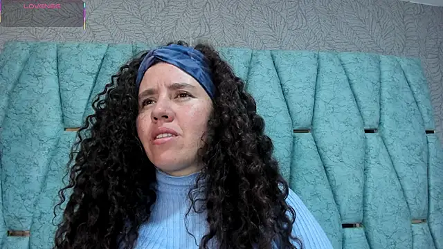 Valeria  soler online show from 10/12/25, 01:21