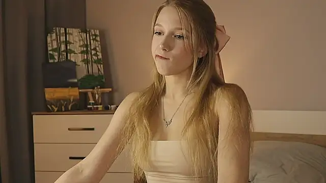 AliceLebel online show from 11/28/25, 03:36