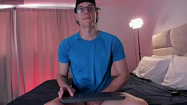 Snapshot of troy_palmer chatting on 11/07/25, 05:24 troy palmer online show from 11/07/25, 05:24