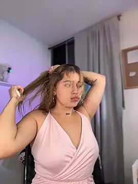 Snapshot of JoselinFlower_ chatting on 12/18/25, 01:55 JoselinFlower online show from 12/18/25, 01:55