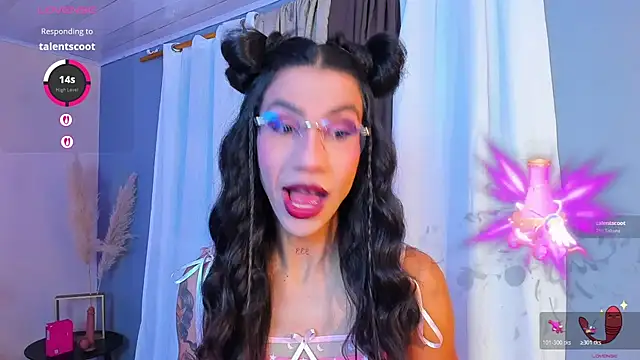 sofiaa grey  online show from 10/25/25, 12:56