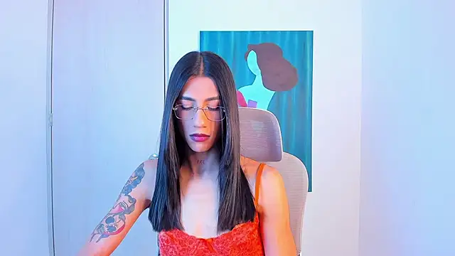 sofiaa grey  online show from 05/05/26, 02:47