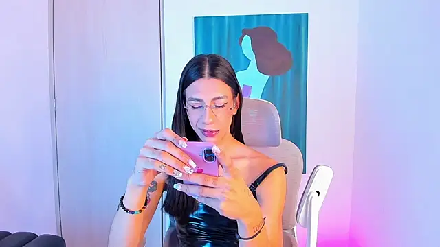 sofiaa grey  online show from 05/28/26, 02:36