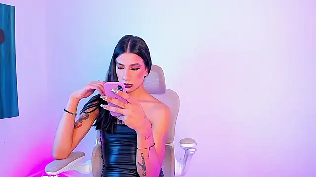 sofiaa grey  online show from 06/29/26, 01:33