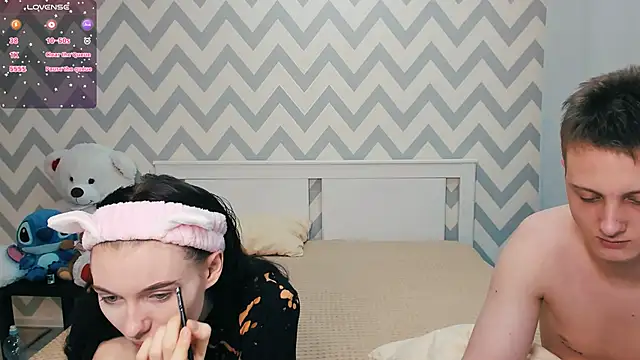 Snapshot of shaameless chatting on 12/23/24, 12:52 shaameless online show from 12/23/24, 12:52