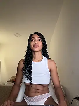 Snapshot of nicoleebony1 chatting on 06/13/26, 03:54 nicoleebony1 online show from 06/13/26, 03:54