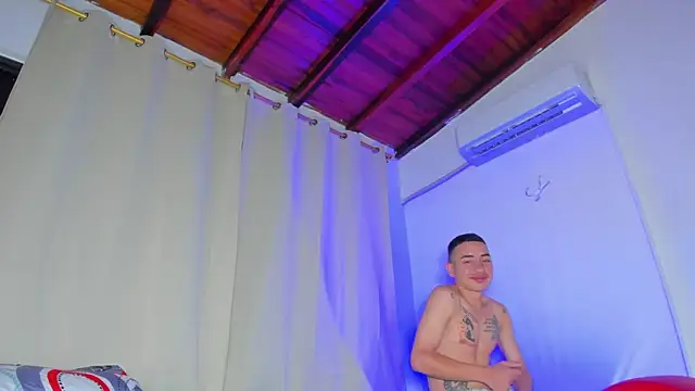 Snapshot of sensual_euphoria chatting on 01/30/25, 05:39 sensual euphoria online show from 01/30/25, 05:39