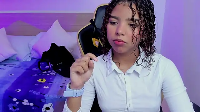 Snapshot of aurora_rodriguez chatting on 01/04/25, 12:27 aurora rodriguez online show from 01/04/25, 12:27