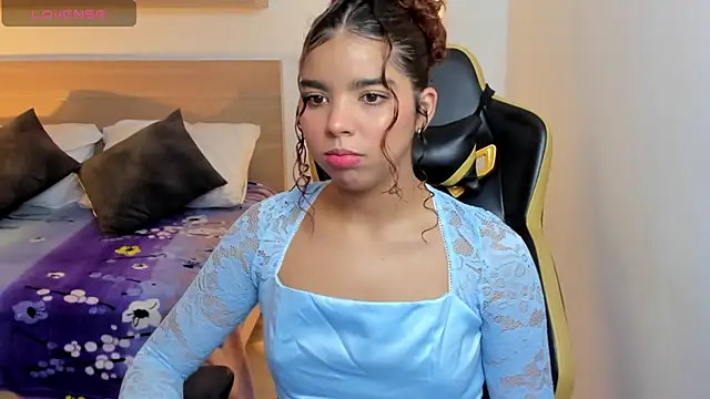 Snapshot of aurora_rodriguez chatting on 02/13/25, 12:32 aurora rodriguez online show from 02/13/25, 12:32