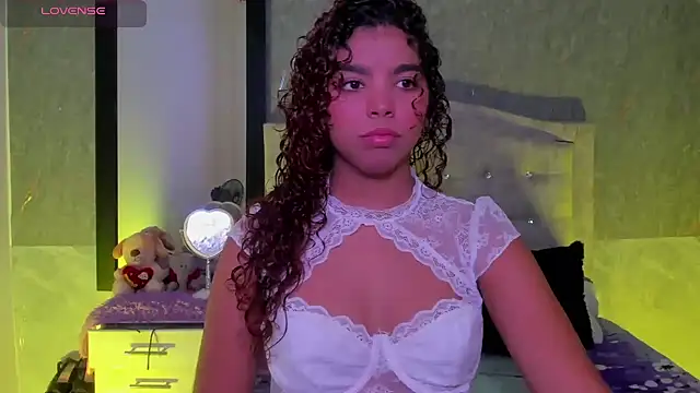 Snapshot of aurora_rodriguez chatting on 03/22/25, 12:49 aurora rodriguez online show from 03/22/25, 12:49