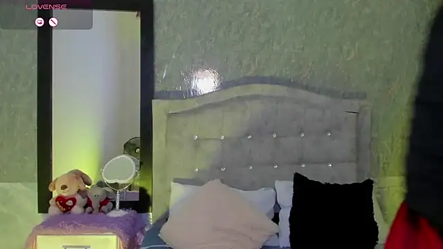 Snapshot of aurora_rodriguez chatting on 03/23/25, 12:47 aurora rodriguez online show from 03/23/25, 12:47