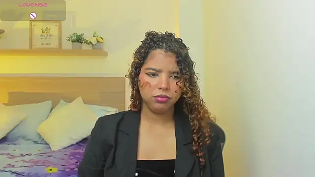 aurora rodriguez online show from 09/27/25, 12:32