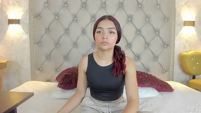 Snapshot of leigh-angels chatting on 03/03/25, 09:05 leigh-angels online show from 03/03/25, 09:05