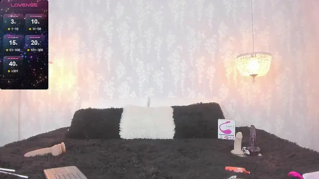 Snapshot of leigh-angels chatting on 10/25/25, 10:37 leigh-angels online show from 10/25/25, 10:37