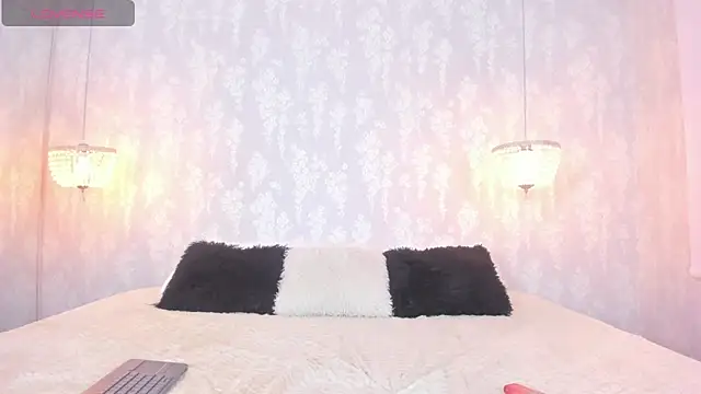 Snapshot of leigh-angels chatting on 11/09/25, 09:57 leigh-angels online show from 11/09/25, 09:57