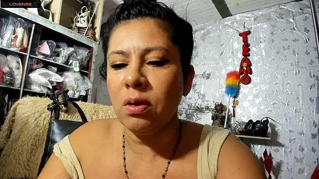 Snapshot of Erlinda-engel chatting on 06/02/26, 11:45 Erlinda-engel online show from 06/02/26, 11:45