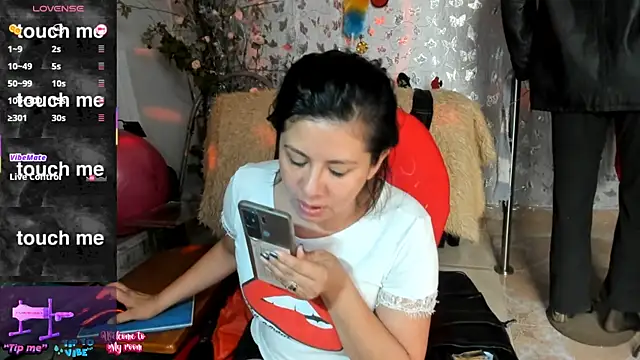Snapshot of Erlinda-engel chatting on 06/14/26, 01:46 Erlinda-engel online show from 06/14/26, 01:46