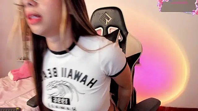 little jade online show from 10/22/25, 01:39