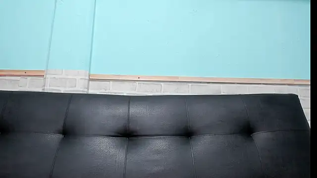 emily hunter12 online show from 12/31/24, 02:58