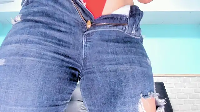 emily hunter12 online show from 09/29/25, 01:38