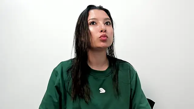 Snapshot of cami-01 chatting on 09/29/25, 07:51 cami-01 online show from 09/29/25, 07:51