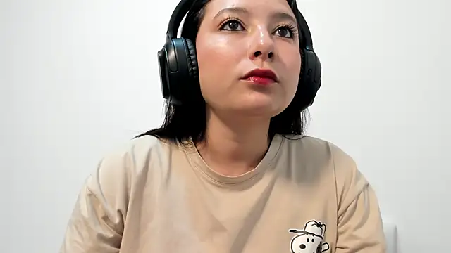 Snapshot of cami-01 chatting on 10/20/25, 09:26 cami-01 online show from 10/20/25, 09:26