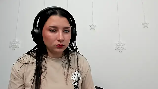 cami-01 online show from 12/13/25, 08:36