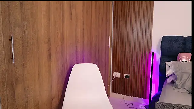 Snapshot of SophiaKarson chatting on 09/13/25, 07:13 SophiaKarson online show from 09/13/25, 07:13