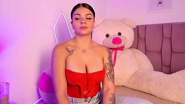 Snapshot of SophiaKarson chatting on 11/08/25, 07:34 SophiaKarson online show from 11/08/25, 07:34