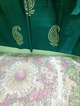 Snapshot of NEHA-DESHI chatting on 09/17/25, 07:59 NEHA-DESHI online show from 09/17/25, 07:59