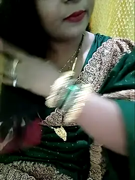 Snapshot of NEHA-DESHI chatting on 10/18/25, 07:03 NEHA-DESHI online show from 10/18/25, 07:03