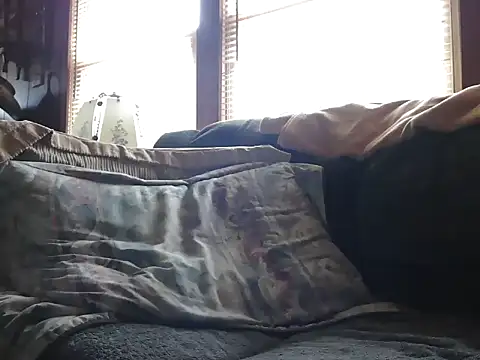 Snapshot of Bramro409 chatting on 10/29/25, 03:03 Bramro409 online show from 10/29/25, 03:03