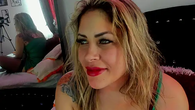 Natalia Montoya online show from 02/11/25, 04:56