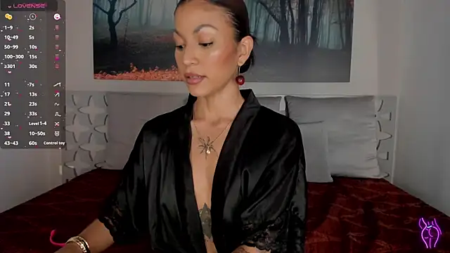 LunaRuso online show from 02/13/25, 02:34