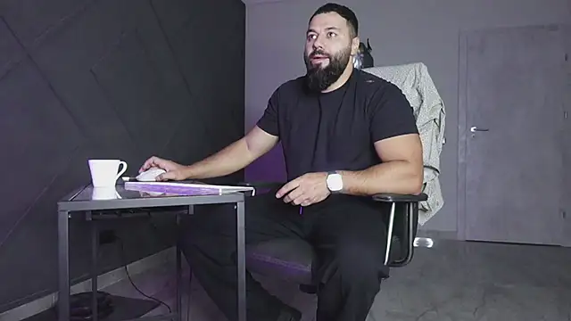 Snapshot of mattmasterss chatting on 11/03/25, 01:29 mattmasterss online show from 11/03/25, 01:29