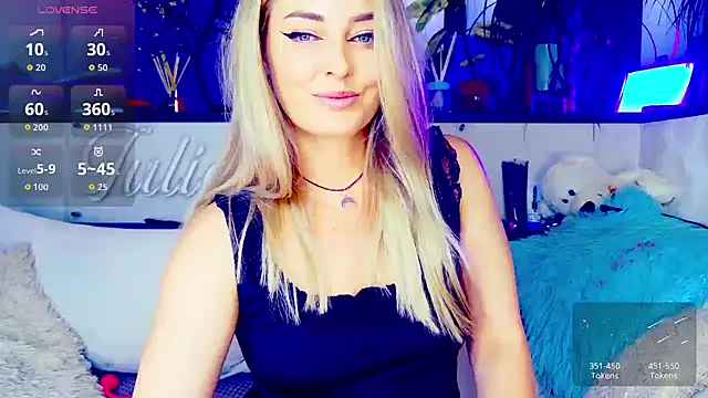  JuliaSpace  online show from 10/12/25, 05:12