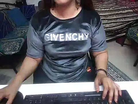 Arushisingh8888 online show from 02/05/25, 10:51