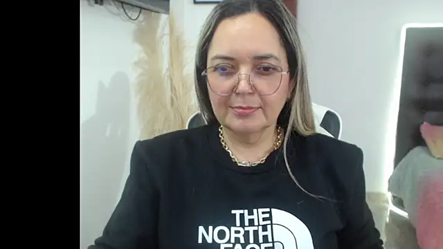 Snapshot of samy_vsn chatting on 11/10/25, 07:13 samy vsn online show from 11/10/25, 07:13