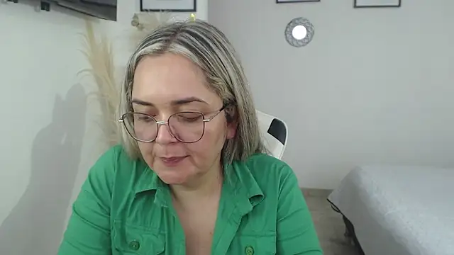 Snapshot of samy_vsn chatting on 03/08/26, 08:12 samy vsn online show from 03/08/26, 08:12