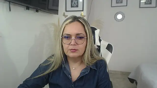 Snapshot of samy_vsn chatting on 04/09/26, 09:20 samy vsn online show from 04/09/26, 09:20
