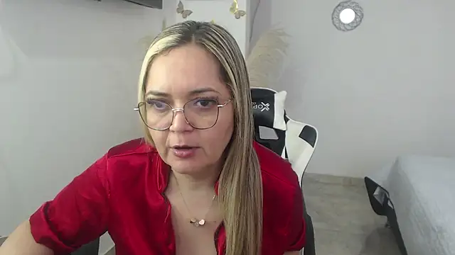 Snapshot of samy_vsn chatting on 04/12/26, 02:33 samy vsn online show from 04/12/26, 02:33