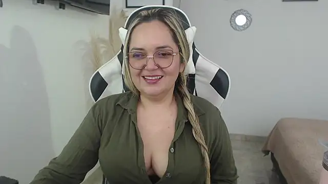 Snapshot of samy_vsn chatting on 04/20/26, 06:20 samy vsn online show from 04/20/26, 06:20