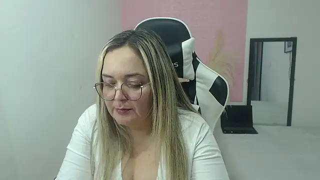 Snapshot of samy_vsn chatting on 06/04/26, 07:42 samy vsn online show from 06/04/26, 07:42
